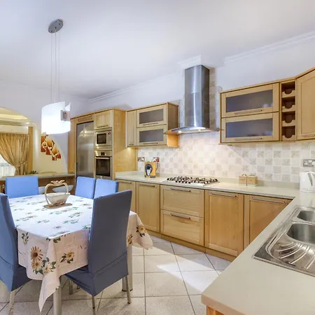 Charming 3br Apt With Breathtaking Sea Views By 360 Estates Birzebbuga